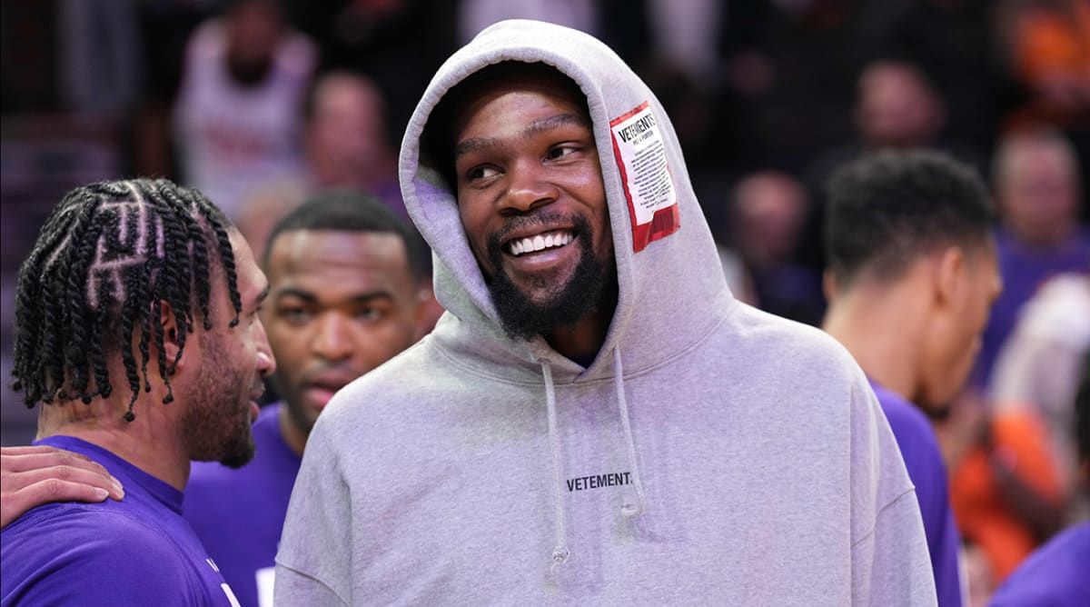 Heartwarming Video of Kevin Durant, Brittney Griner…