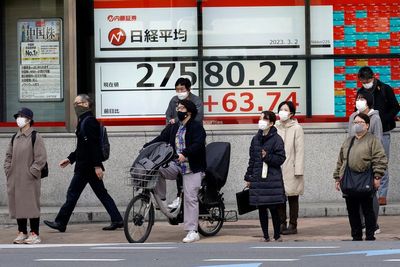 Asian stocks mixed after Wall St falls on inflation fears