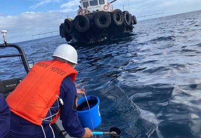 Sunken Philippine tanker leaking oil