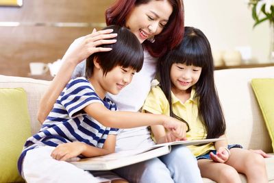 7 ways to inspire kids to love books