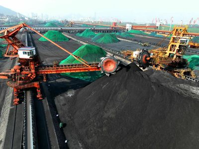 China is building six times more new coal plants than other countries, report finds