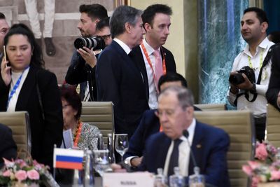 Blinken, Lavrov meet briefly as US-Russia tensions soar