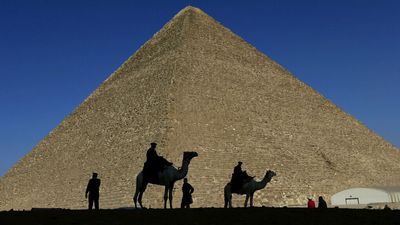 A scan discovers a sealed, 30-foot-long hallway inside a Giza pyramid