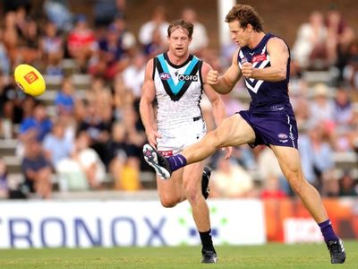 Fyfe boots three goals as Dockers beat Power in Perth