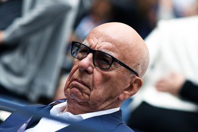 Murdoch may throw top exec under the bus