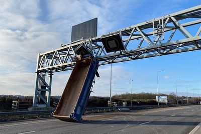 Witness appeal after truck hit overhead gantry on motorway