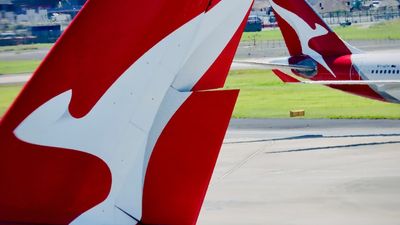 Qantas a decade away from pre-COVID staffing levels, ASX gains on market heavyweights — as it happened