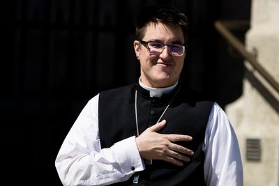 Transgender pastor claims bias, sues Lutheran denomination