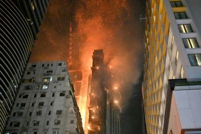 Massive fire hits Hong Kong high-rise construction site