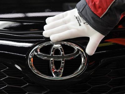 Toyota faces 'greenwashing' claims over car emissions