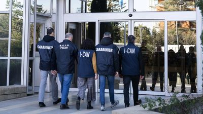 Italy asks France to extradite fugitive Italian mafia killer