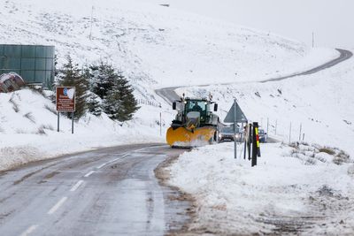 Snow and ice warnings as cold snap set to sweep in