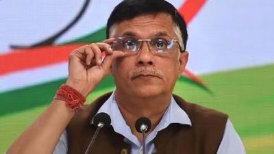 Supreme Court extends bail of Cong leader Pawan Khera till 17 March over his remarks against PM