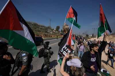 Israeli army blocks rally supporting torched West Bank town