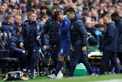 Thiago Silva ruled out for six weeks after knee injury in blow for under-fire Graham Potter