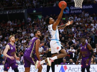 NZ upset banged-up Kings in NBL grand final opener