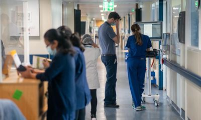 Medical students urged to fill gaps when junior doctors strike in England