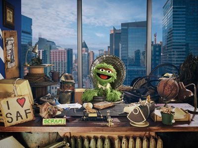 United Airlines hires Oscar the Grouch as CTO—Chief Trash Officer