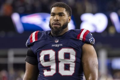 Patriots DT Carl Davis calls out Ravens’ strength coaches for injuries