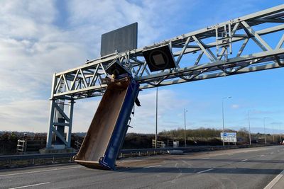 M5 reopens after tipper truck smashes into overhead gantry near Bristol