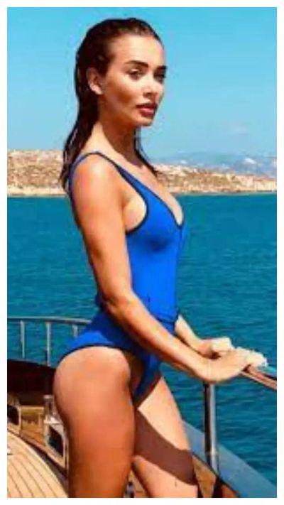 Gorgeous Holiday Pics Of Amy Jackson