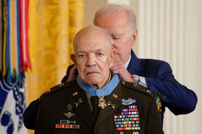 Black Vietnam vet finally honored with Medal of Honor
