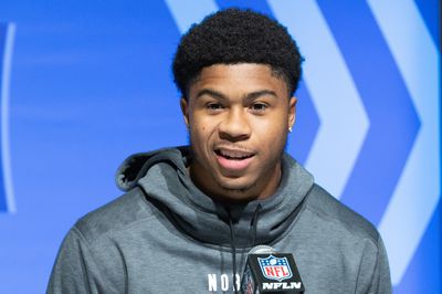 Top WR prospect with Patriots connections received text from team