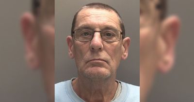 Paedo answered door naked to schoolchildren after grooming them with vapes