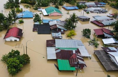 Flooding in Malaysia forces 40,000 people to evacuate