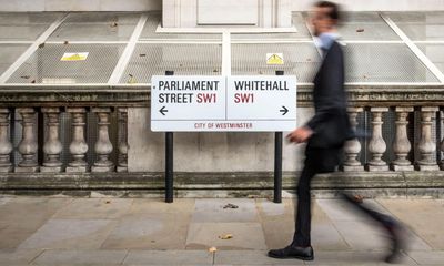 Whitehall use of WhatsApp poses transparency risks, says data watchdog