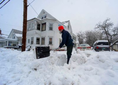 Heavy snow slams Northeast; storm cleanup begins in South