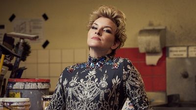 Kate Mulvany returns to the stage after Amazon's Hunters to star as Sarah Bernhardt in Melbourne Theatre Company's Bernhardt/Hamlet