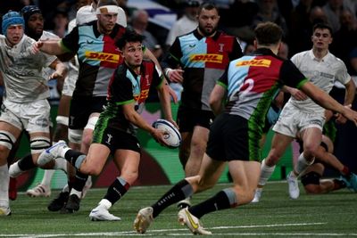 England's Smith shines as Harlequins hammer Exeter