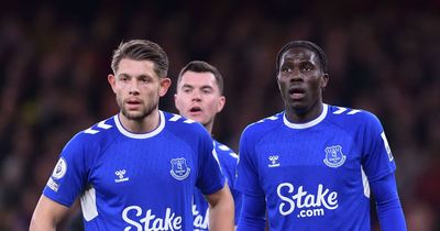 Why Everton fans have 'spared' Amadou Onana as Sean Dyche juggles centre-backs