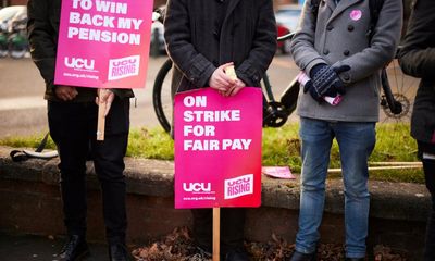 Students at top London university urged to ‘snitch’ on striking lecturers