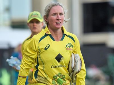 Mooney's Aussies humbled in Gujarat loss in WPL launch