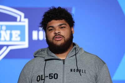 Commanders have formal meetings with 2 top offensive line prospects