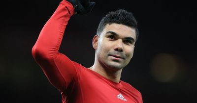 Man Utd great Gary Neville explains what Casemiro will be thinking about Premier League title race