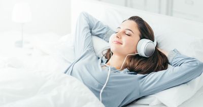 Difference between white, brown, green, pink and blue noises and which will help you sleep