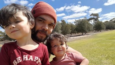 Couch surfing single dad, young children leave Port Lincoln after struggling to find home