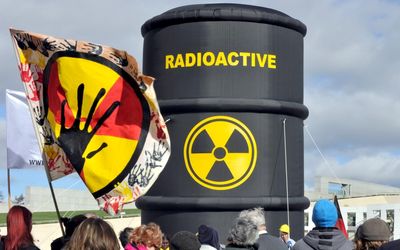 Traditional owners fight to stop nuclear waste dump