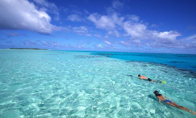 Couple accuse Hawaiian snorkeling tour company of abandoning them in ocean