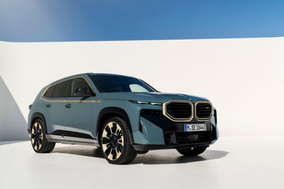 BMW unveils the XM, a hybrid sports vehicle