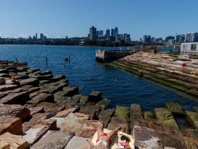 Hotter than summer: Mercury soars in NSW heatwave