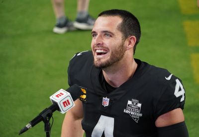 Report: Derek Carr ‘has a slight lean towards’ signing with Jets over Saints
