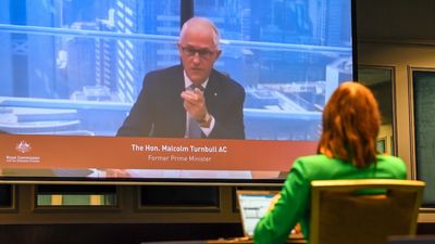 Malcolm Turnbull's WhatsApp texts reveal Robodebt concerns and assurances offered by ministers