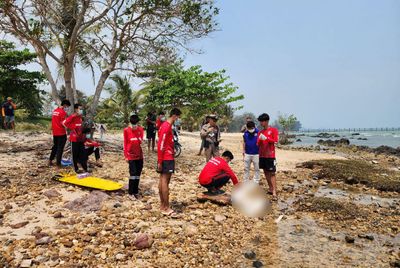 Dead man washed ashore in Chumphon