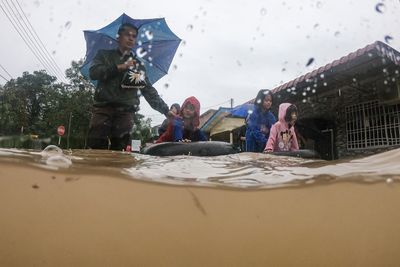 Thousands forced from their homes amid southern Malaysia floods