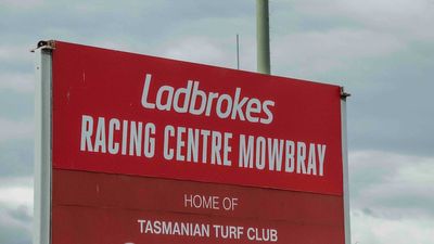 Ladbrokes fined $78,000 but allowed to keep $758,000 in bets made by disgraced financial planner