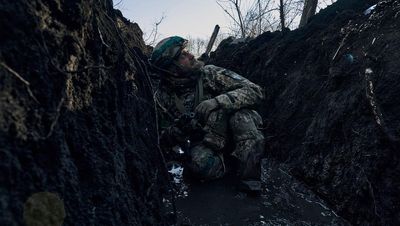 Russia steps up efforts to finally take besieged Ukrainian city